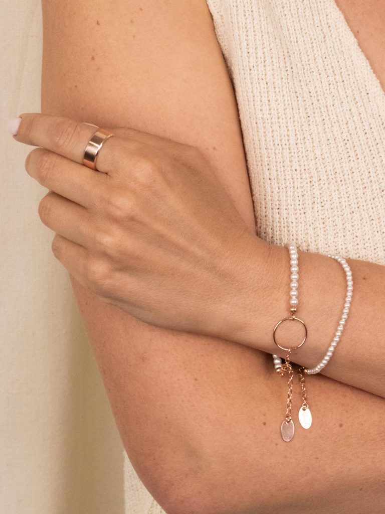 Rokassprādze ar 4mm pērlēm 16mm riņķi – 14-20cm – White pearl
