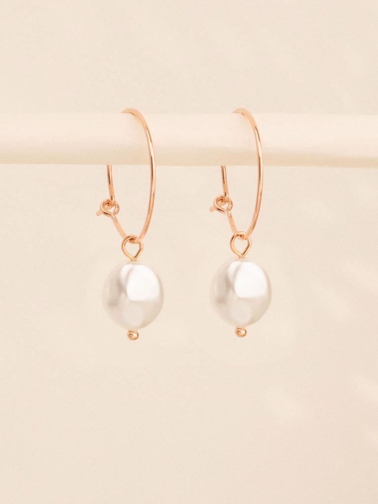 Auskari – riņķi ar 10mm baroka pērli – white pearl