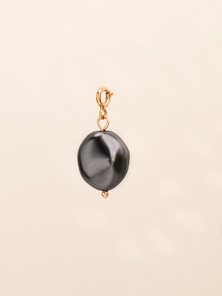 Piekariņš ar 14mm baroka pērli – Dark grey pearl
