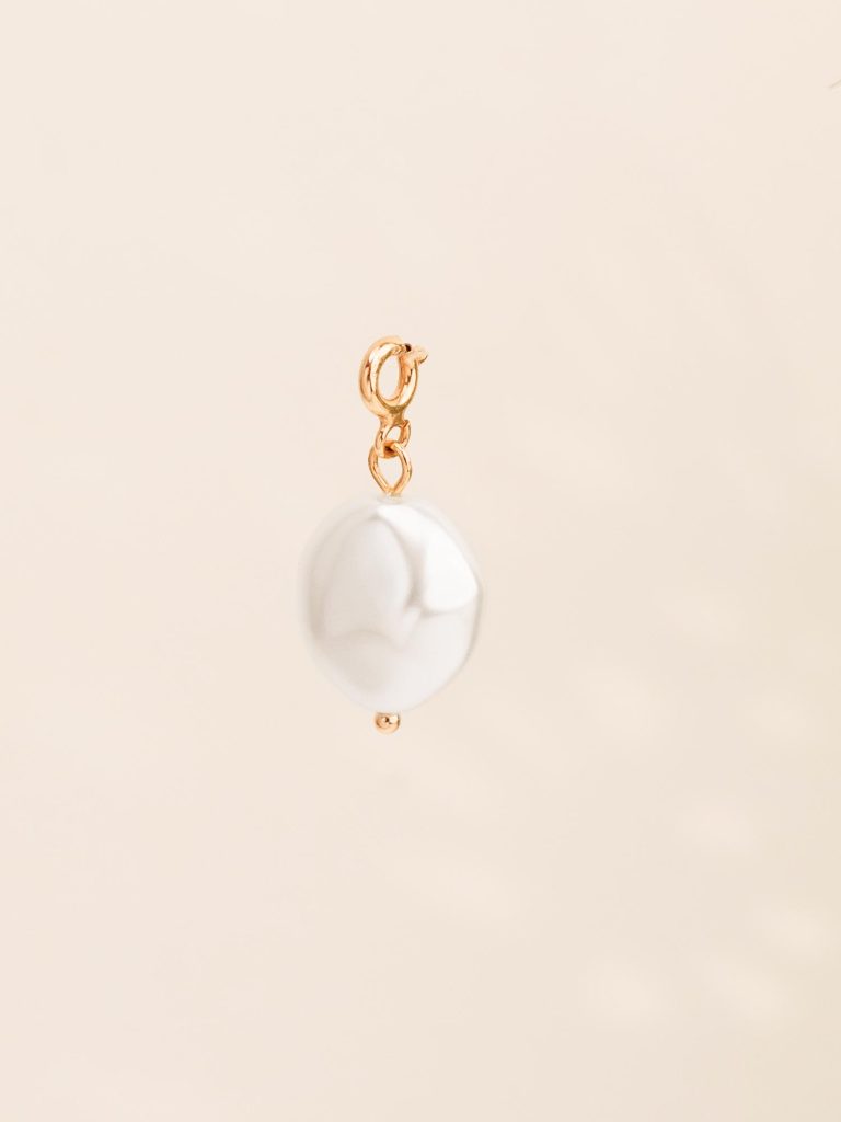 Piekariņš ar 14mm baroka pērli – White pearl
